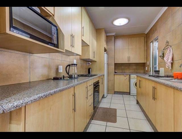 3 BEDROOM HOUSE FOR SALE IN VAN RIEBEECK PARK